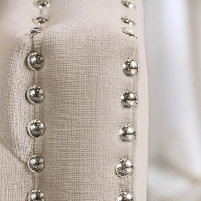 Canapé à accoudoirs tuxedo et dossier capitonné, style transitionnel