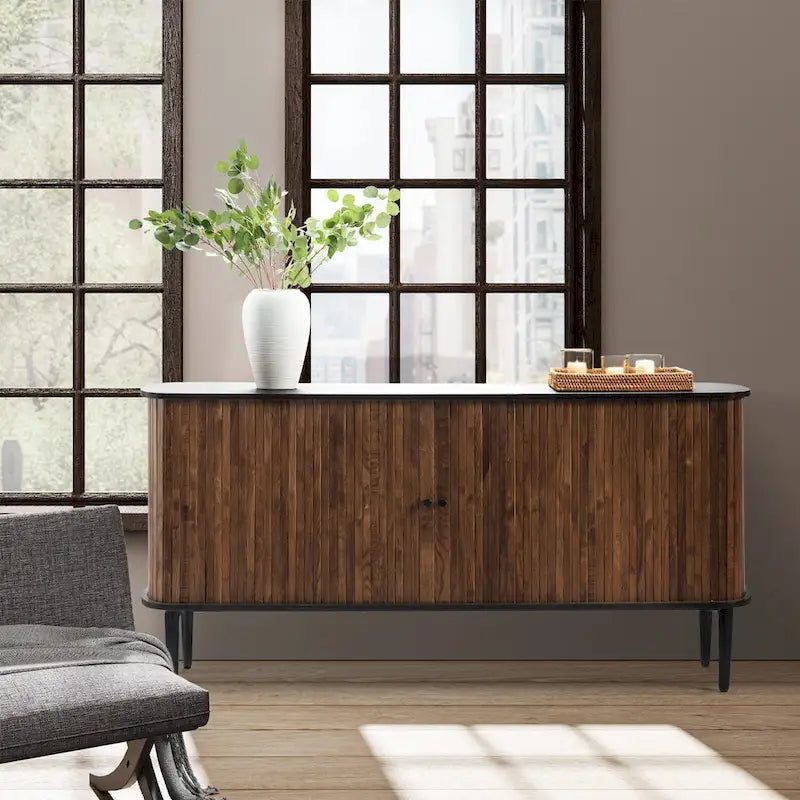 Buffet moderne de 63 pouces avec portes coulissantes et étagère réglable